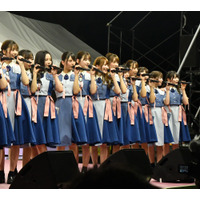 日向坂46がTIFの野外ステージで勢いを見せつけるパフォーマンス、新曲初披露も 画像