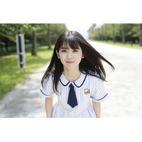 乃木坂46の4期生・筒井あやめが全シングル衣装の制服を着用！特設サイトオープン 画像