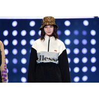 【TGC 2019】日向坂46、小坂菜緒と加藤史帆のポーズが可愛すぎる 画像
