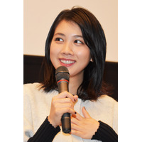 松本穂香、主演映画監督から本番前の“謎行動”を暴露され照れ笑い 画像