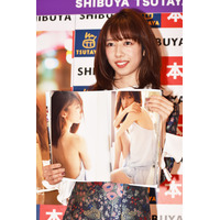 真山りか、1st写真集は「背中見せショット」に自信！「スタダアイドル史上で問題作」 画像