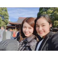 平祐奈、姉・愛梨と明治神宮参拝の2ショット写真公開！「姉と久々にゆっくり」 画像