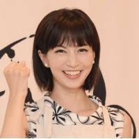 安田美沙子、きわどいドレスをエレガントに着こなし！「ドキッとした」「きれい」 画像