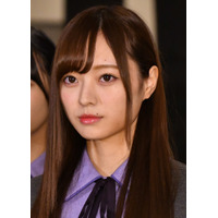 乃木坂46・梅澤美波の谷間チラリショットにファン歓喜！ 画像