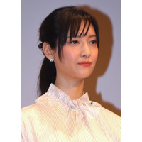 菜々緒、イメージガラリのパーマヘア姿に「最強」の声！ 画像