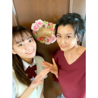 本物の親子みたい!?　藤原紀香、親子役で共演・永瀬莉子とのツーショット公開 画像