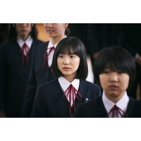 芦田愛菜が岡田将生演じる新任教師に一目ぼれ！映画『星の子』本編シーン公開 画像