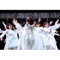 櫻坂46、真っ白な衣装で12月発売新曲「Nobody's fault」を初披露 画像
