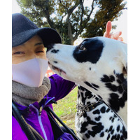 高岡早紀、愛犬とのお散歩2ショット公開 画像