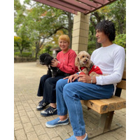 丸山桂里奈、夫・本並健治＆愛犬とのほのぼの家族ショット公開！ 画像