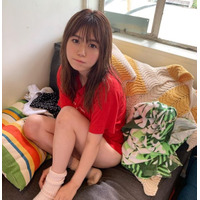 井口綾子、Tシャツ生足ショットに「エロ可愛い」の声！ 画像