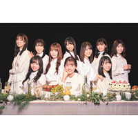 日向坂46、豪華10名が年末超特大スペシャルグラビアに登場 画像