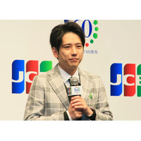 二宮和也、嵐の活動休止後、初の公の場！2021年は「お芝居もバラエティーもチャレンジしたい!」 画像