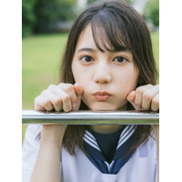 日向坂46・小坂菜緒、1st写真集発売決定！初の水着姿も披露！ 画像