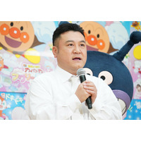 ザキヤマ、白シャツ＆白ネクタイの生みの親は有田哲平！イメージは結婚式の二次会 画像