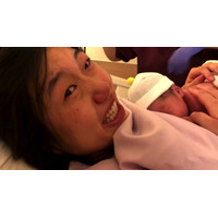 横澤夏子、出産直後に初めてわが子を抱く感動シーン公開！サントリーCMの一コマ 画像