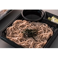 ファミマが「ざるそば」リニューアル！コシのある麺＆こだわりのつゆが魅力 画像