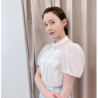 トリンドル玲奈、前髪すっきり水色スカートファッションに「可愛い」「新鮮」の声 画像