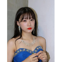 NMB48・上西怜が“キャバ嬢”に！ドレス姿に「めっちゃ綺麗」「指名させてくれ」 画像