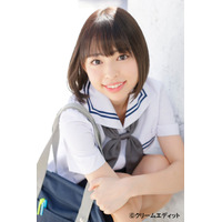 純情のアフィリア・寺坂ユミ、表紙＆巻頭グラビアでキュートな制服披露 画像