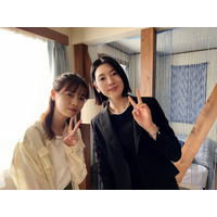 ドラマ『言霊荘』共演中の西野七瀬＆三吉彩花、仲良し2ショット公開に反響 画像