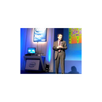 【ビデオニュース】米インテル上級副社長・ゲルシンガー氏がXeon5500番台をデモ 画像