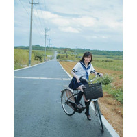 NMB48・梅山恋和、1st写真集が発売！SNSにセーラー服姿のお気に入りショット公開!! 画像
