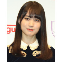 乃木坂46・賀喜遥香、ファンの要望に応えスーツ＆メガネ女子に！「たまらん」「可愛すぎ」 画像