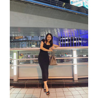 石川恋、夜の渋谷で色っぽいボディコンワンピ姿披露！「美しい」「オトナっぽくて綺麗」 画像