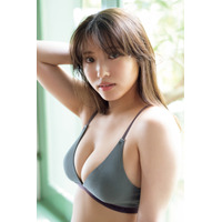 古田愛理、10代ラストの撮り下ろしグラビアで大人モード開眼 画像