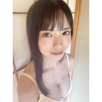 NMB48・隅野和奏、ふっくらバストが目を引くセクシービキニオフショット公開 画像