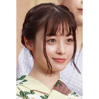 橋本環奈、インスタライブで風呂上がりスッピン披露！「無敵の可愛さ」「レベチすぎる!!」 画像