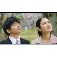 小雪、12年ぶり映画主演！盲ろう者の大学教授の生い立ちを描いた『桜色の風が咲く』公開決定 画像