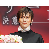 米倉涼子、総額1億円のジュエリーを身に着け登場……20歳の頃を振り返る 画像