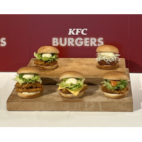 【実食】KFCバーガーに本気宣言！辛口・チーズ・ダブルが加わり5種になって新登場！ 画像