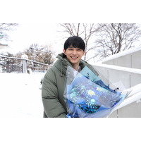 吉沢亮、月9ドラマ『PICU』函館の教会にて笑顔でクランクアップ！ 画像