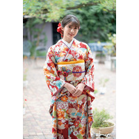 牧野真莉愛、ハロプロ＆モー娘25周年記念にグラビアで華やかな晴れ着姿を披露 画像