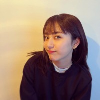 平祐奈、飾らないナチュラルな表情のオフショット公開！「自然体が尊い」「ますますお姉さんに似てきた」 画像