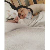 丸山桂里奈、愛娘との“お昼寝ショット”を公開 画像