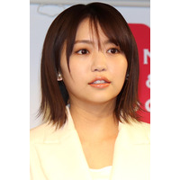 大原優乃、ベッドの上で色気あふれる表情！水着カットにファン興奮 画像