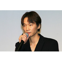 岡田准一、ストイックな綾野剛に恐怖！カーアクションで本当にぶつけられるかも 画像