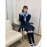 井口綾子、可愛すぎるセーラー服姿を披露！ 画像