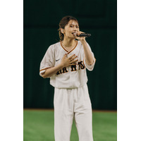 足立佳奈、読売ジャイアンツのイベントで圧巻の歌声を披露！ 画像