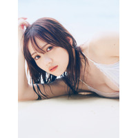 乃木坂46・田村真佑、1st写真集から初の水着カットが公開！ 画像