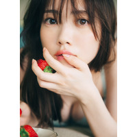 乃木坂46・田村真佑、1st写真集から初のランジェリーカットが公開 画像