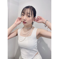 元SKE・須田亜香里、スタイル際立つ真っ白コーデ 画像