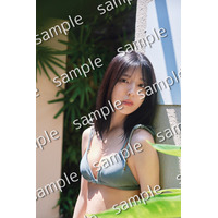 乃木坂46・早川聖来、卒業記念写真集で見せたアンニュイ水着姿 画像