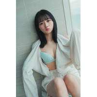 日向坂46・上村ひなの、初ランジェリーカットが解禁 画像