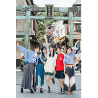 テーマは女子旅！『B.L.T.』12月号に日向坂46の佐々木久美、佐々木美玲、金村美玖、小坂菜緒、上村ひなのが登場 画像