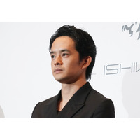池松壮亮、驚きの特技！自分でノックした球を自分でキャッチ！ 画像